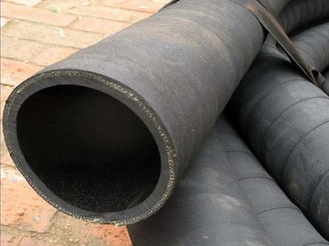  過硬的產(chǎn)品質(zhì)量，超標(biāo)準(zhǔn)橡膠軟管